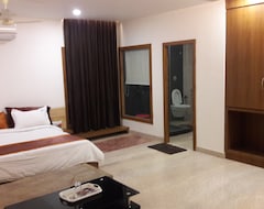 Hotel Tree Top Residency (Bhuj, Indija)