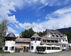 Khách sạn Family Hotel Schloss Rosenegg (Fieberbrunn, Áo)