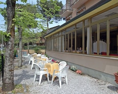 Khách sạn Hotel Jone (Lido di Camaiore, Ý)