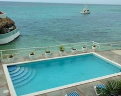Hotelli Ocean Rooms (Ocho Rios, Jamaika)