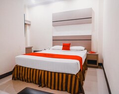 Hotel Reddoorz Plus Near Makassar Town Square (Makasar, Indonezija)