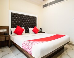 Hotel Oyo 44260 Saffron Inn (New Delhi, Indija)