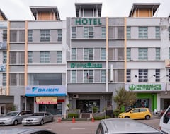 OYO 614 D'Pinetrees Hotel (Johor Bahru, Malaysia)