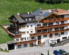 Khách sạn Hotel Bergfrieden (Martell, Ý)
