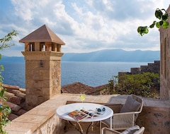 Hotel Moni Emvasis Luxury Suites (Monemvasia, Greece)