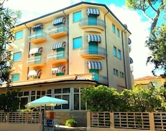 Hotel Puccinelli (Lido di Camaiore, Italija)