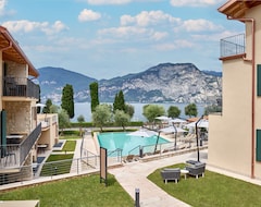 Aparthotel June Stay Lake Garda (Brenzone sul Garda, Italy)
