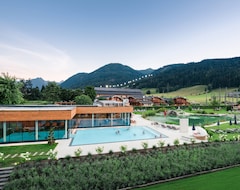 Khách sạn Ferienanlage Central (Flachau, Áo)