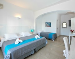 Khách sạn Corfos Hotel (Ornos, Hy Lạp)