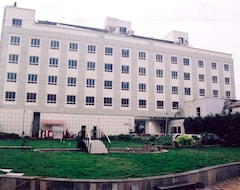 Otel Nikhil Sai International (Nizamabad, Hindistan)