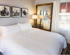 Hotel Queen Vic Guest House (Provincetown, USA)