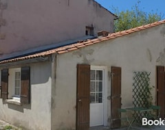 Koko talo/asunto Maison De Village Entre Estuaire Et Ocean (Saint-Yzans-de-Médoc, Ranska)