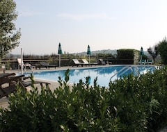 Hotelli Locanda Del Boscogrande (Montegrosso d'Asti, Italia)
