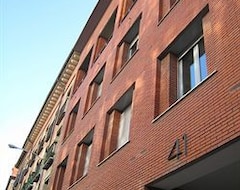 Otel Km1 San Bernardo Apartments (Madrid, İspanya)