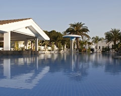 فندق كريستوفينيا هوتل (أيا نابا, قبرص)