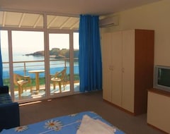 Khách sạn Hotel Eskada Beach (Ahtopol, Bun-ga-ri)