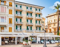 Khách sạn Hotel Vesuvio (Rapallo, Ý)