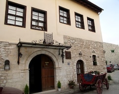 Otel Kamares (Ioannina, Yunanistan)