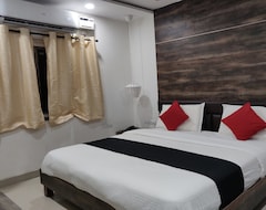 Khách sạn Capital O 37516 Apple Tree Inn (Hyderabad, Ấn Độ)