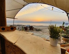 Kamp Alanı Dead Sea Camping Qmpyng Ym Hmlkh (Ein Gedi, İsrail)