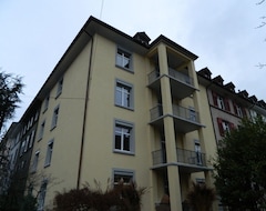 Hotel rent-a-home Delsbergallee (Basel, Switzerland)