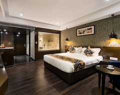 Hotel Saffron Crest (Darjeeling, India)