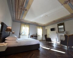 Khách sạn Villa Fontana Relais Suite & Spa (Agliano Terme, Ý)