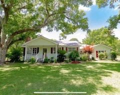 Entire House / Apartment Pecan Orchard Country Home (Purvis, USA)