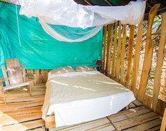 Otel Miguel Surf Camp (Quepos, Kosta Rika)