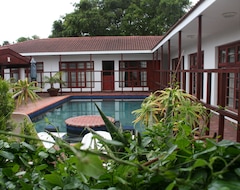 Bed & Breakfast 5 Third Avenue Guest House (Walmer, Nam Phi)