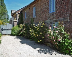 Toàn bộ căn nhà/căn hộ Beautifully converted detached Coach House in Normandy village (Saint-Aubin-de-Bonneval, Pháp)