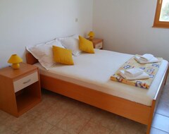 Hotel Apartments And Rooms Saric (Šibenik, Croatia)