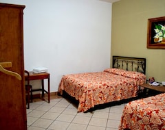 Bed Bed Hotel Estrella (Torreon, Mexico)