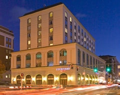 Khách sạn Courtyard by Marriott Stamford Downtown (Stamford, Hoa Kỳ)