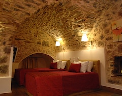 Hotel Medieval Castle Suites (Mesta, Greece)