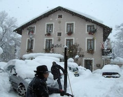 Otel Le Chatelas (La Salle-les-Alpes, Fransa)