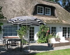 Toàn bộ căn nhà/căn hộ Historic Freestanding Thatched Cottage With Large Garden (Osterhever, Đức)