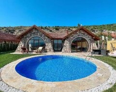 Koko talo/asunto Amazing Stone House With Private Pool In Iznik (İznik, Turkki)