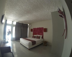 Hotelli La Tonnelle (Pointe aux Canonniers, Mauritius)