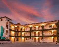 Hotel Beach House By Eazy (Ensenada, México)