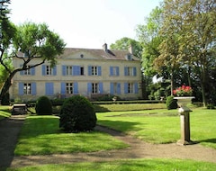 Hotel Chateau De Pintray (Lussault-sur-Loire, France)