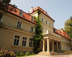 Otel Dwór Sieraków (Dobczyce, Polonya)