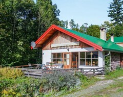 Toàn bộ căn nhà/căn hộ Romantic Cottage With Garden, Barbecue & Tv; Parking Available, Pets Allowed (Tegernsee, Đức)