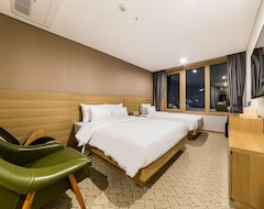 Jongno Hotel Lumia (Seúl, Corea del Sur)