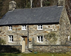 Tüm Ev/Apart Daire Romantic, 17c Listed Stone Cottage On Edge Of Lake In Ancient Oak Woodlands (Blaenau Ffestiniog, Birleşik Krallık)