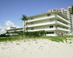 Hotel Beach Getaway! - Ocean View Studio Condo (Fort Lauderdale, Sjedinjene Američke Države)