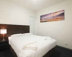 Alston Apartments hotel (Melbourne, Avustralya)