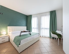 Hotelli Lakecomogolfhotel (Carimate, Italia)