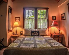 Hotel Ferny Hollow-Romantic Rainforest Cottage (Volcano, USA)