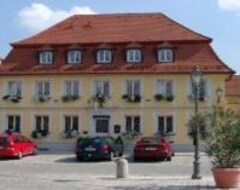 Otel Zum Lamm (Ansbach, Almanya)